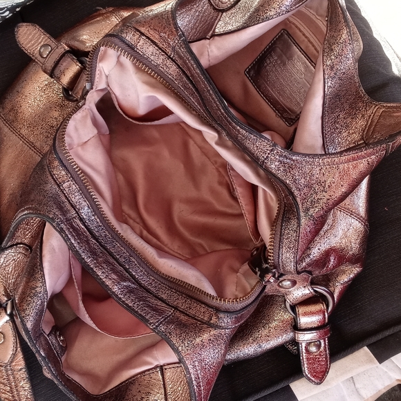 COACH MADISON CRACKLED METALLIC LEATHER MAGGIE SHOULDER HAND BAG. PEWTER COLOR - Picture 8 of 10
